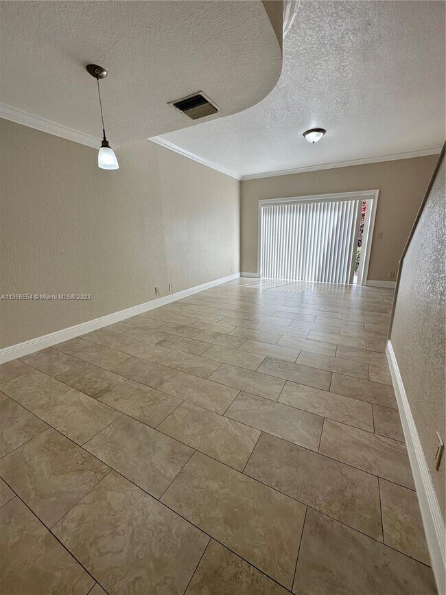 Building Photo - 178 SW 96th Ave