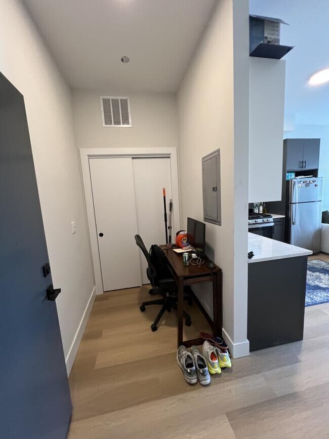 Foto del edificio - 1 bedroom in Chicago IL 60657