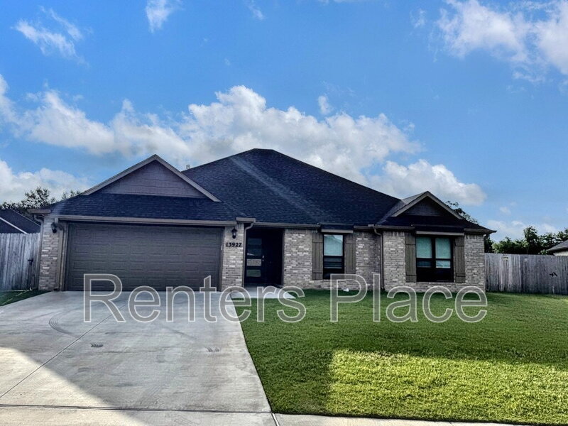 Primary Photo - 13927 S Ironwood Pl