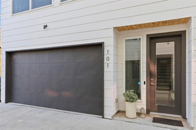 Photo - 1840 Euclid Ave Townhome