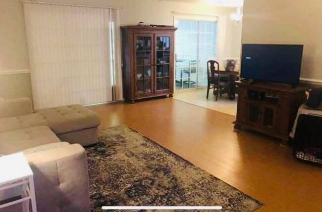 Building Photo - 2922 Temperance Dr