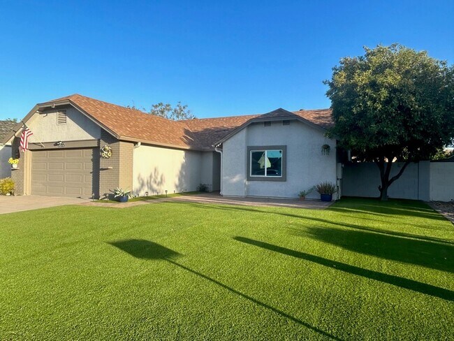 Foto del edificio - 5537 W Mescal St