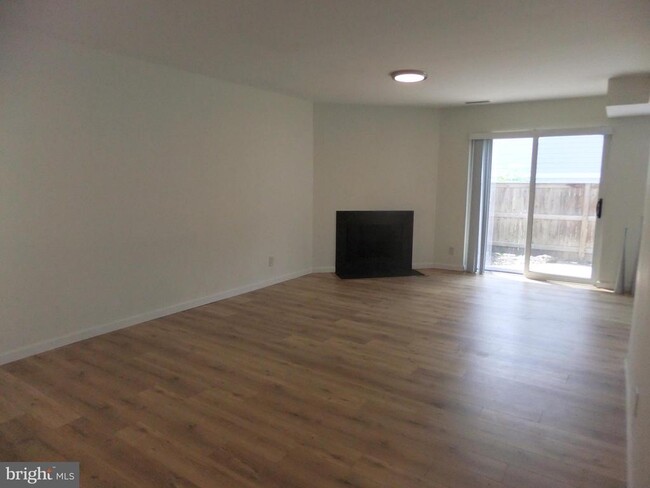 Foto del edificio - 1720 Oakwood Terrace