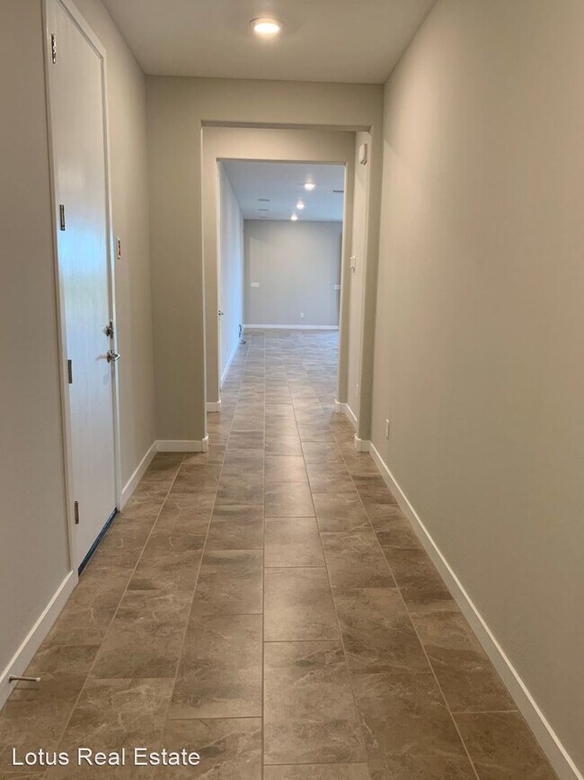 Building Photo - 4 br, 3 bath House - 9631 W Trumbull Rd