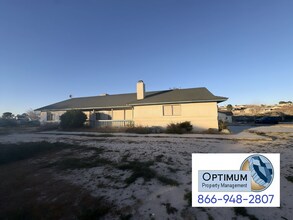 Building Photo - 14780 Prenda St