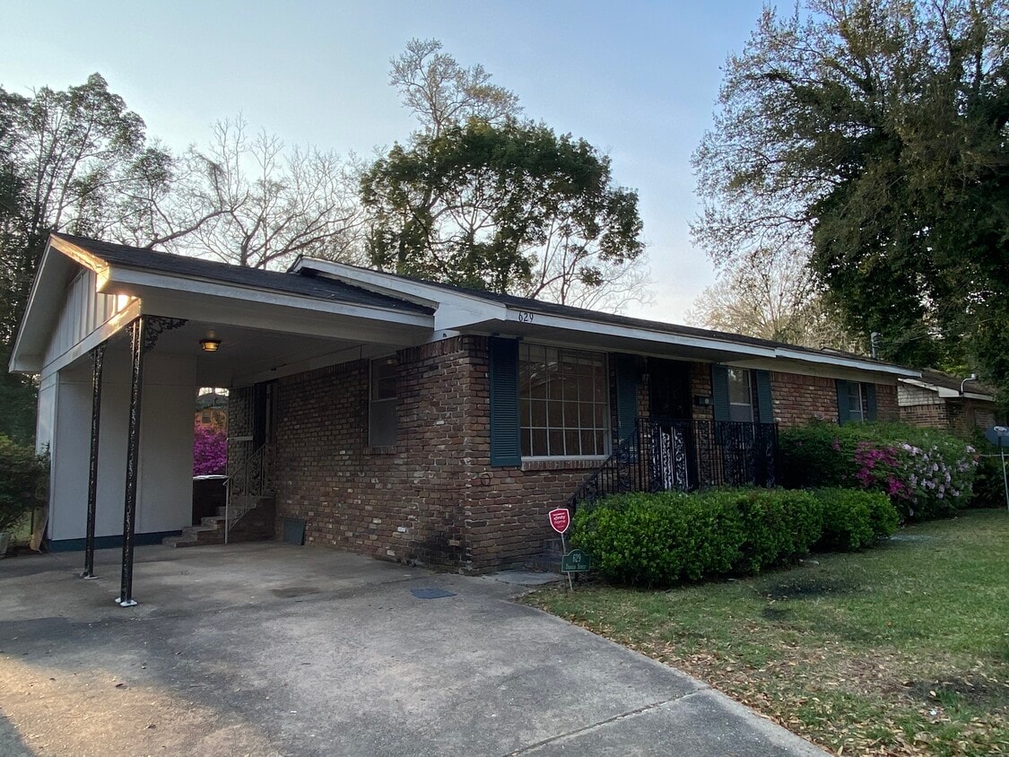 Building Photo - 629 Donald St