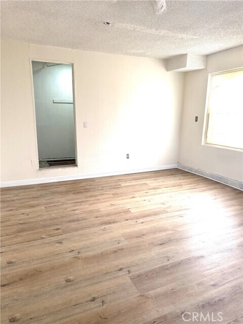 Foto del edificio - 663 Eston Pl