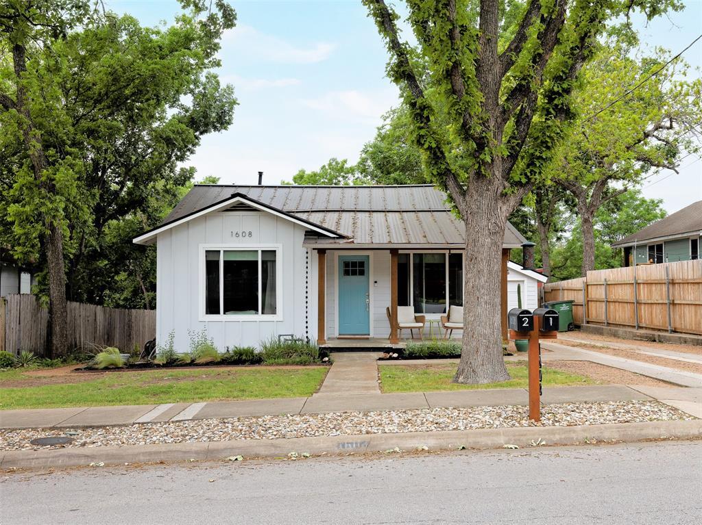 Primary Photo - 1608 Cedar Ave