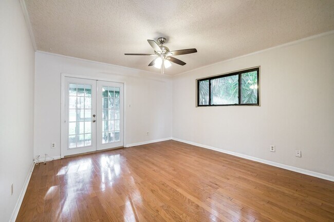 Foto del edificio - NEW PRICE! 3/2 Palm Harbor Townhouse