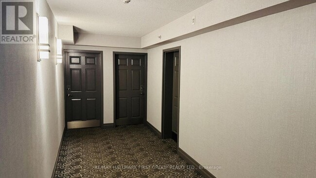 Building Photo - 1460 Bishops Gate