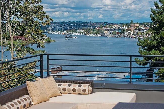 Foto del edificio - Queen Anne ~ Westlake Townhome