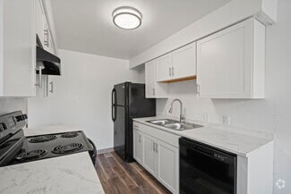 Kitchen - Park Ridge Apartments