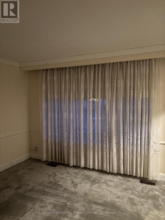 Building Photo - 2 Tynevale Dr