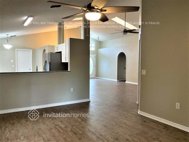 Foto del edificio - 6711 Fawn Ridge Dr