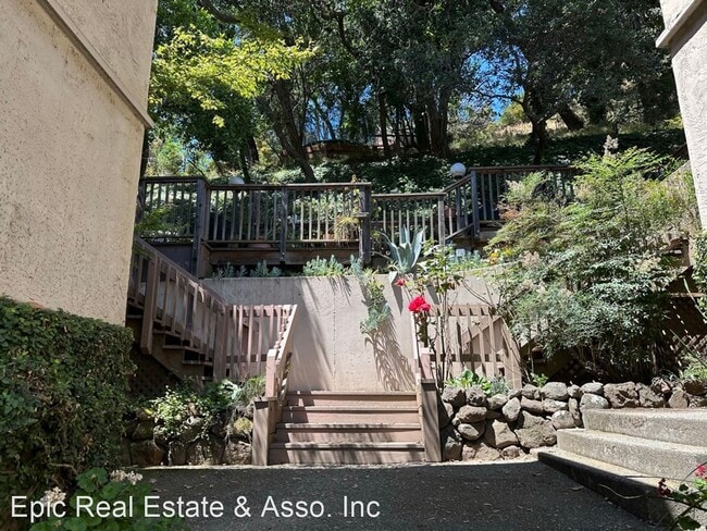 Building Photo - 1 br, 1 bath House - 5825 Thornhill Drive,...