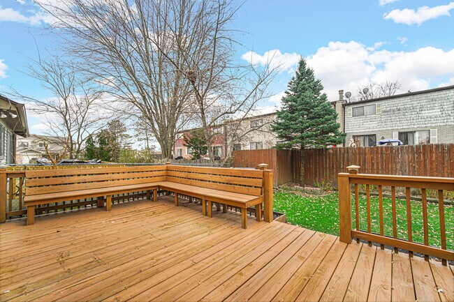 Foto del edificio - 446 Irvine Ct