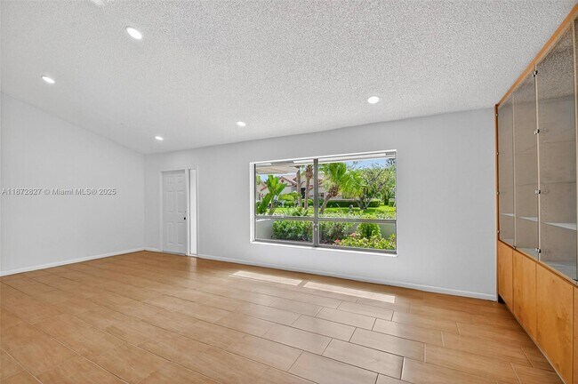 Foto del edificio - 9721 Majestic Way