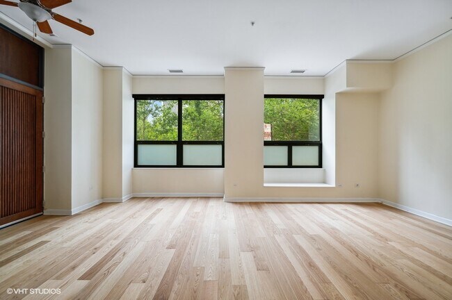 Building Photo - 201 N Westshore Dr