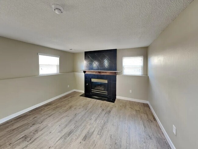 Foto del edificio - 8902 Cottonwood Way