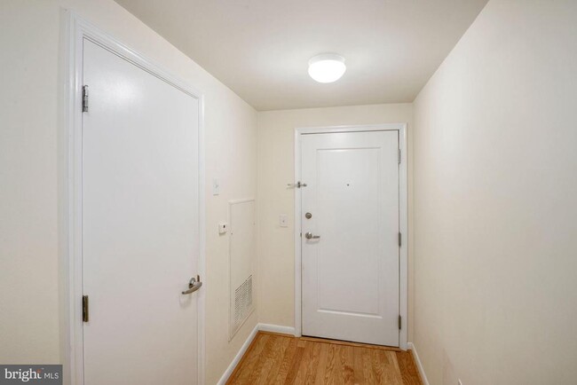 Building Photo - 355 I St SW