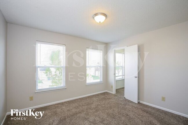 Building Photo - 10305 Kings Gap Way