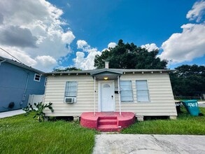 Building Photo - 4201 Cepeda St