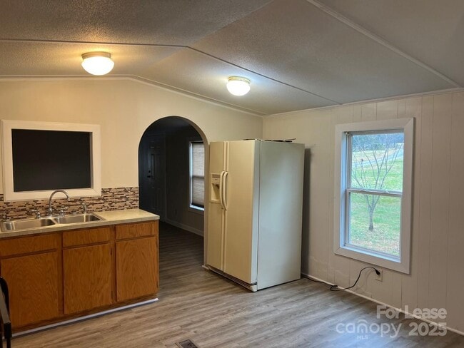 Building Photo - 138 Sutton Ct