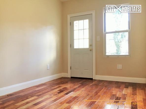 Foto del edificio - 33 Rochester Ave