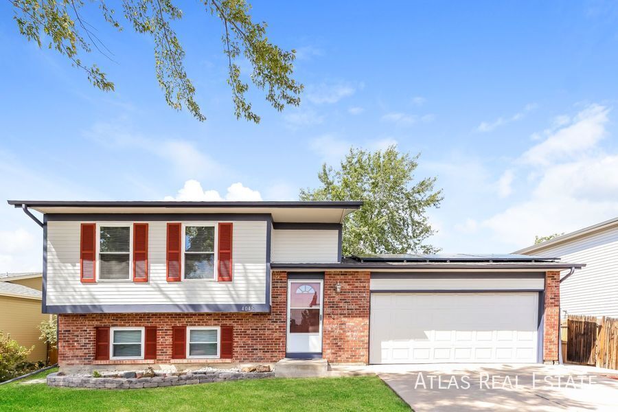 Foto principal - Stunning 3-Bedroom Home in Aurora – Your P...