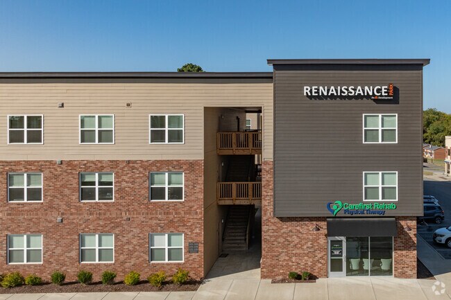 Vista del edificio - 760 Main St. - Renaissance Park Apartments