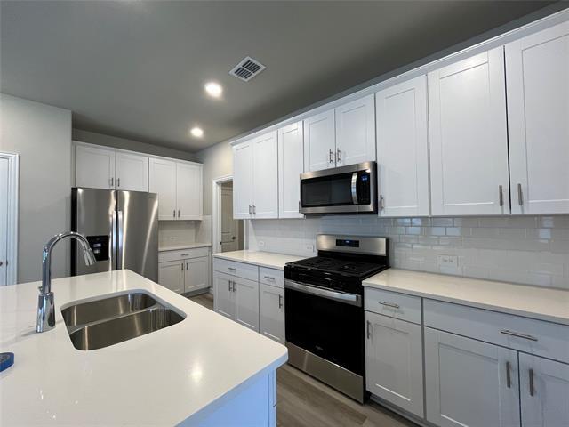 Building Photo - 945 Summer Dr