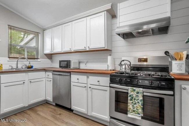 Building Photo - 1807 Curcor Dr
