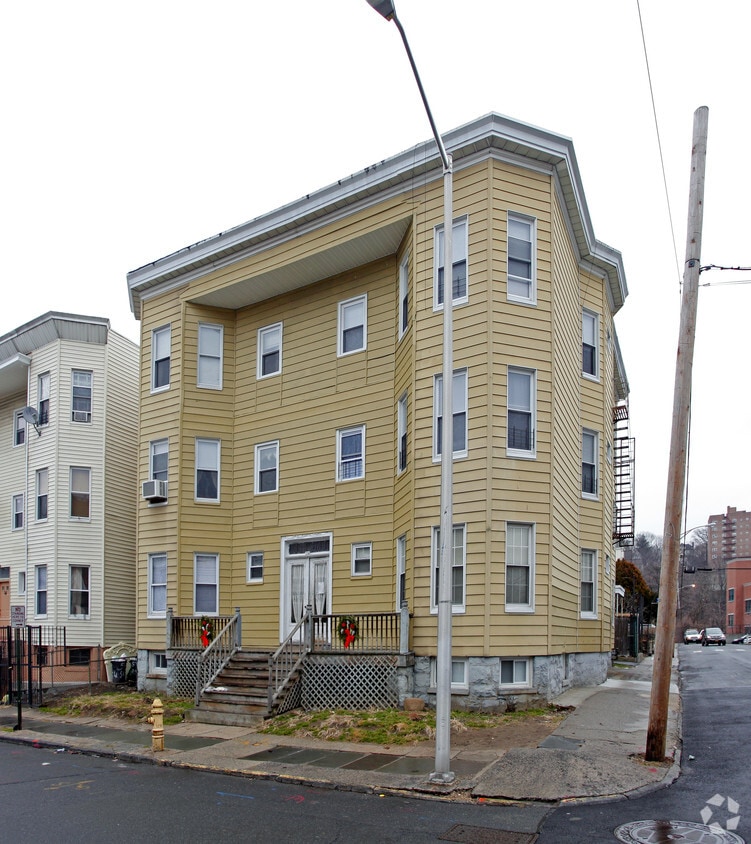 Primary Photo - 58 Caroline Ave