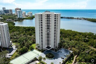 Building Photo - 5555 Heron Point Dr