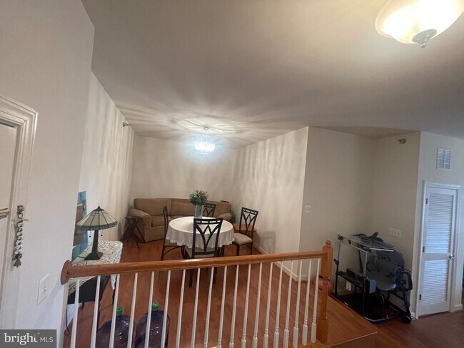 Foto del edificio - 830 Belmont Bay Dr