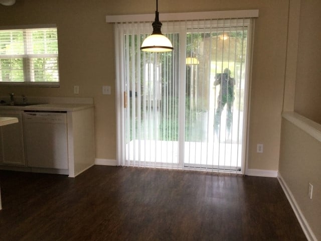 Building Photo - 2912 Hayling Dr