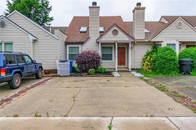 Building Photo - 655 Biltmore Dr