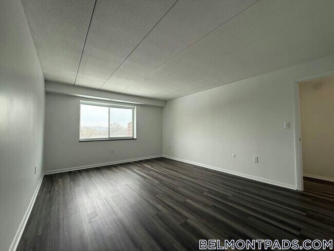 Foto del edificio - 55 Hill Rd