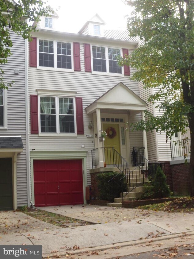 Primary Photo - 12249 Wye Oak Commons Cir