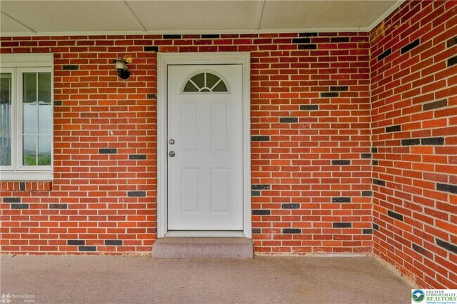 Foto del edificio - 8171 Moyer Rd