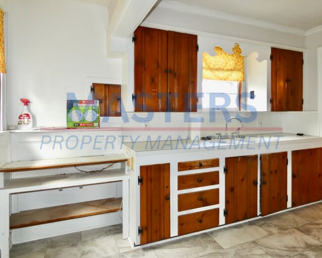 Foto del edificio - Spacious 3 bed 2 bath House