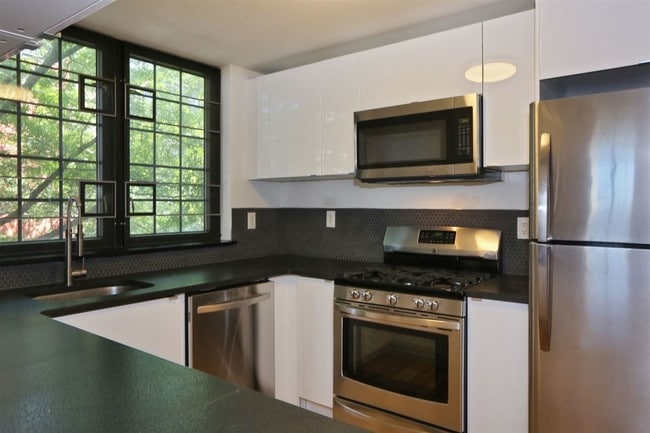 Foto del edificio - 1320 Bloomfield St