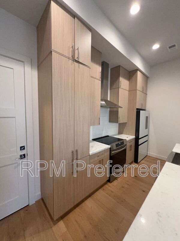 Foto del edificio - 2414 Gray St