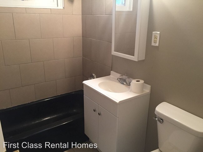 Foto del edificio - 4 br, 1 bath House - 1940 Williams St