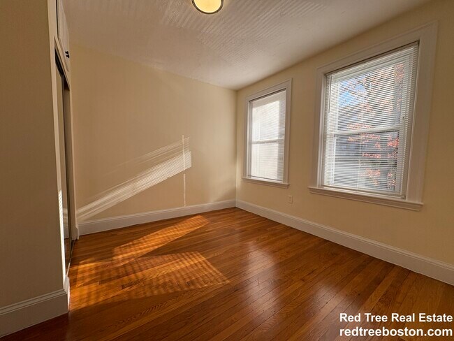 Photo - 73 Thatcher St Apartment