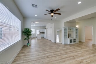 Building Photo - 10959 Pumpkin Ridge Ave