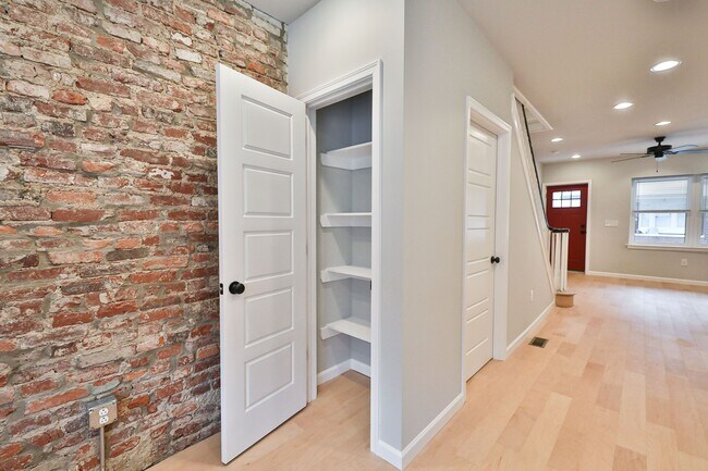 Foto del edificio - 1538 S Myrtlewood St