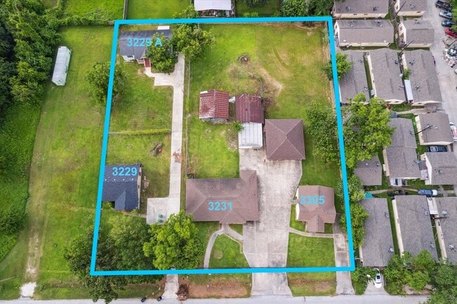 Foto del edificio - 3229 Persimmon St