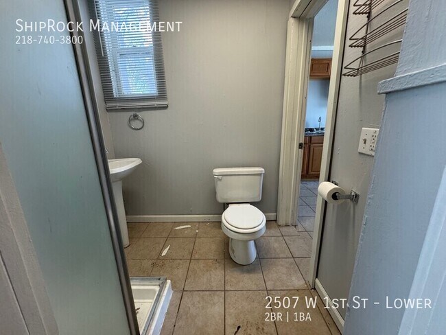 Building Photo - 2507 W 1st St