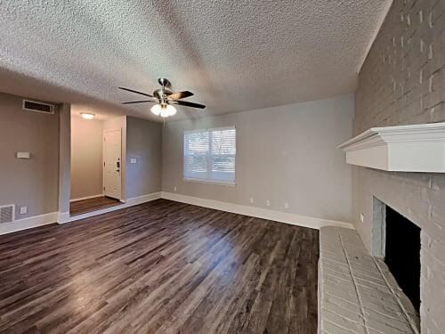 Foto del edificio - 4826 Butterfield Rd